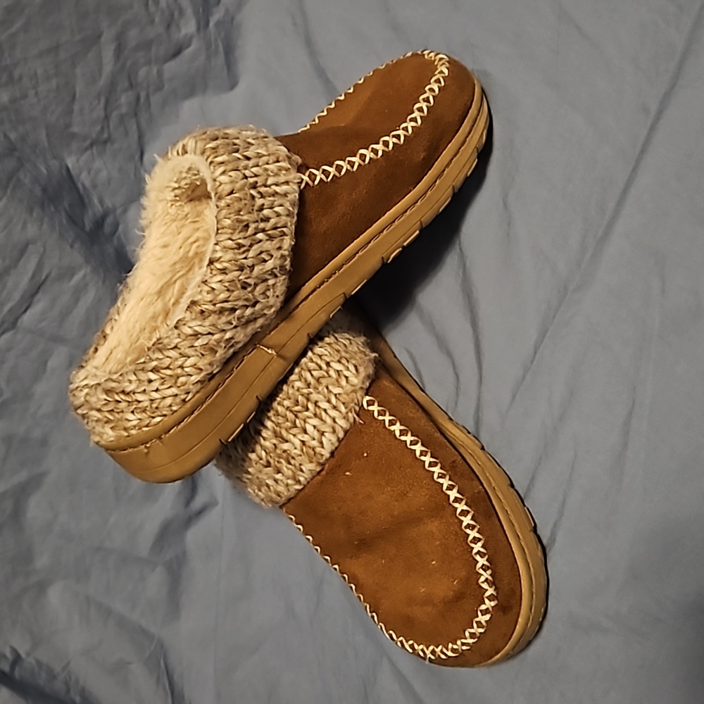Woman's Size 5-6 | Dearfoam House Slippers